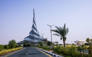 Дубайская организация по электроэнергетике и водоснабжению (DEWA) лидирует в области производства устойчивой энергии