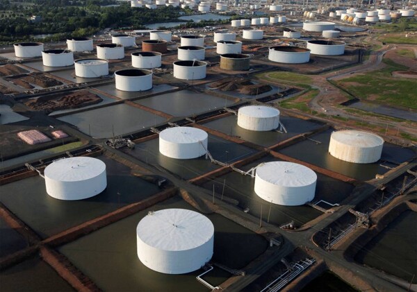 ОПЕК+ рассматривает продление сокращения добычи нефти в условиях увеличения запасов по всему миру