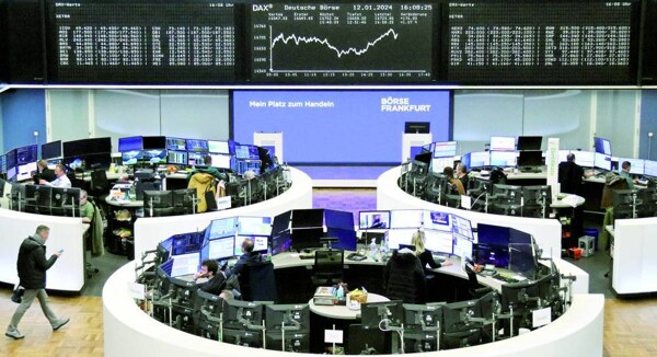 Европейские акции растут на фоне поддержки нефтяного сектора