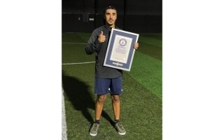 Эмирский футболист установил шесть мировых рекордов