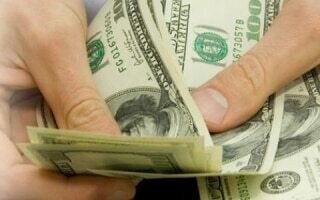Финансовые привычки, которых нужно избегать для лучшего управления деньгами
