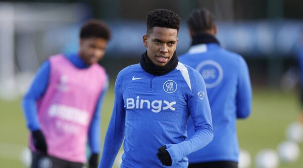 Chelsea's Stevao Corrects Fans on His Name Spelling