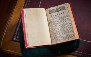 В Абу-Даби представят полную коллекцию сочинений Шекспира за 4,5 миллиона фунтов