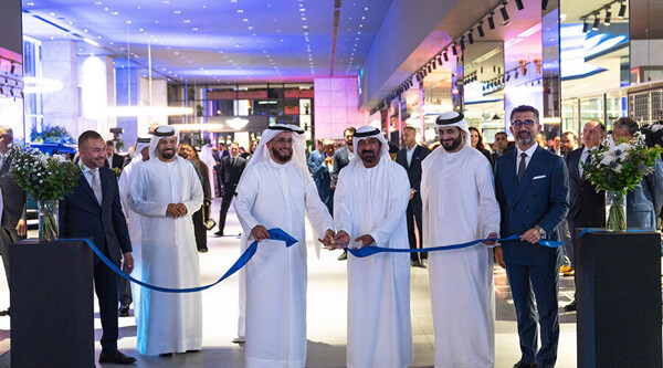 Открытие нового отремонтированного шоурума Arabian Gulf Mechanic Center в Дубае