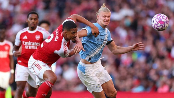 英格兰联赛杯决赛：阿森纳对阵曼城
