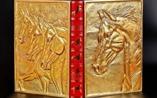 Уникальные артефакты, выставленные на международной книжной ярмарке в Абу-Даби