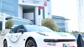 Полиция Дубая представляет современные патрульные автомобили