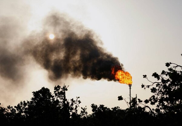 Глобальные нефтяные компании сжигают рекордное количество природного газа