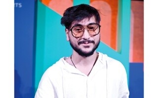 Спектакль «Саир» в Дубае: чемоданы как символы изгнания