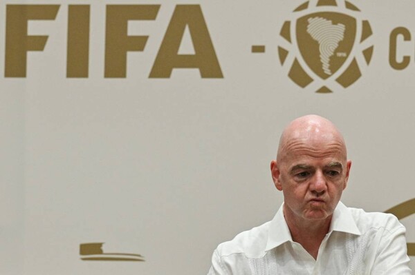 Infantino proposes to punish players for covering their mouths on the field