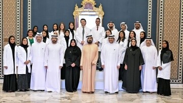 Шейх Мохаммед отмечает достижения выпускников MBRU
