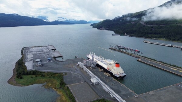 Oil Prices Fall Amid Hopes for Russia-Ukraine Peace Deal