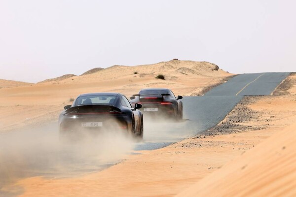 Porsche завершил испытания первого гибридного Porsche 911 в Дубае
