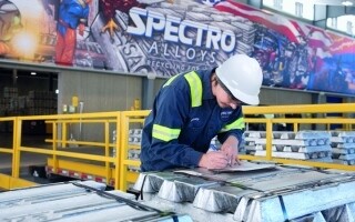 Компания алюминия ОАЭ приобретает контрольный пакет акций в Spectro Alloys