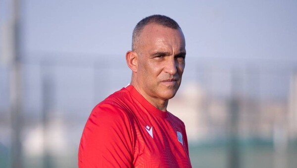 Клуб «Бани Яс» полностью рассчитался с бывшим тренером Жуан Педру