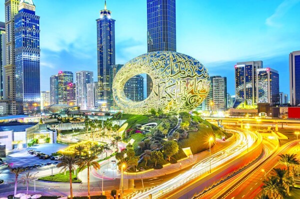 Дубай и Абу-Даби вошли в рейтинг лучших городов для женщин-путешественниц