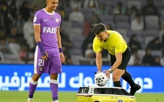 Вар использован дважды: «Аль-Аин» и «Аль-Джазира» сыграли вничью 1:1