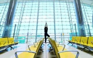 Бесплатные занятия йогой в Международном аэропорту Дубая