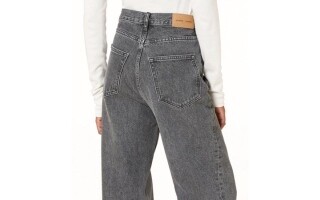 Gray Jeans: The Key Trend for Winter 2026