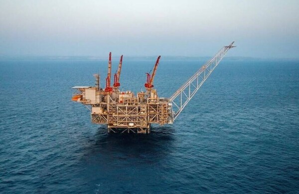 Страны ОПЕК+ договорились сохранить приостановку увеличения добычи нефти