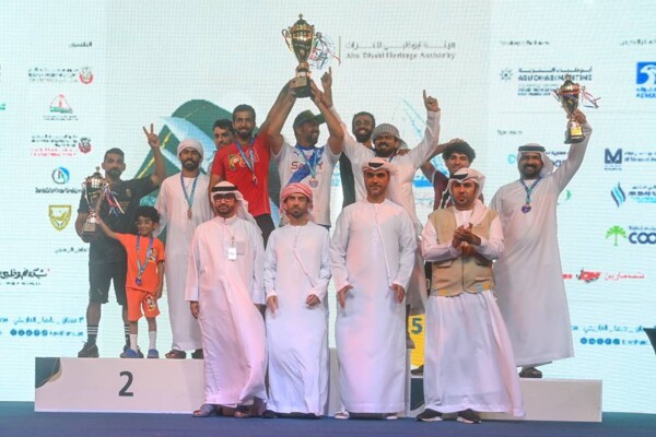 Команда Almaghira побеждает в чемпионате по пляжному футболу на Фестивале исторических гонок в Дельма