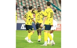 Вечерние матчи 20-го тура: борьба за лидерство и выживание в первом дивизионе ОАЭ