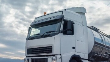 Дубайская RTA корректирует время движения грузовиков на Шейха Мохаммеда бин Зайда