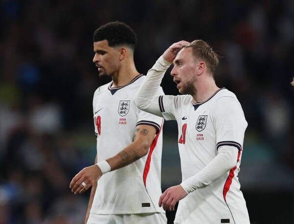 日本队历史性地战胜英格兰队