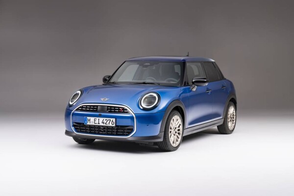 Новый 5-дверный Mini Cooper запущен в Дубае