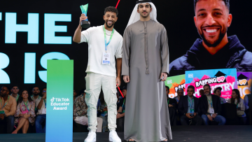 Sheikh Mohammed Honours Educator Award Winner in Dubai