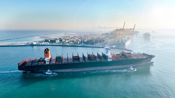 First Ship Arrives at Jebel Ali Port