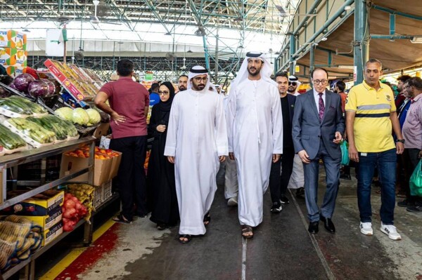 UAE Economy Minister inspects market in Dubai
