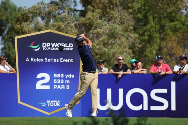 Rosenberg Leads Dubai Championship