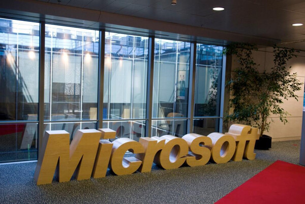 Microsoft инвестирует $1.5 миллиарда в G42 в Абу-Даби