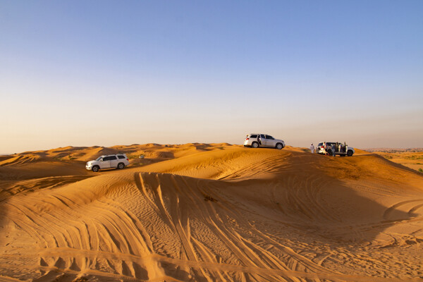 Рас-эль-Хайма запускает службу классических такси