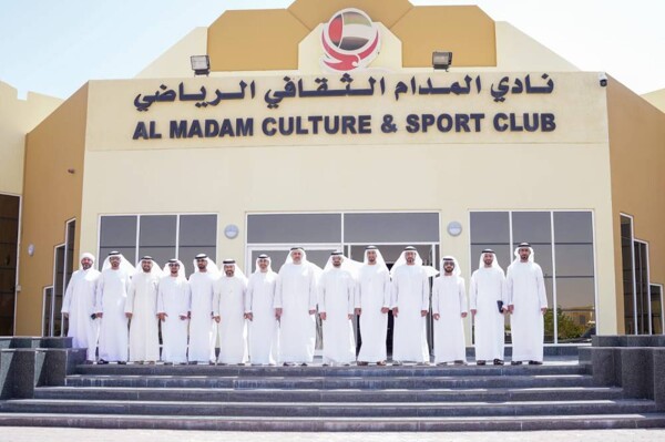 哈利德·本·哈米德·卡西米酋长视察沙迦体育俱乐部