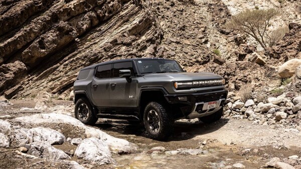 GMC представляет полностью электрический Hummer EV в ОАЭ и Кувейте