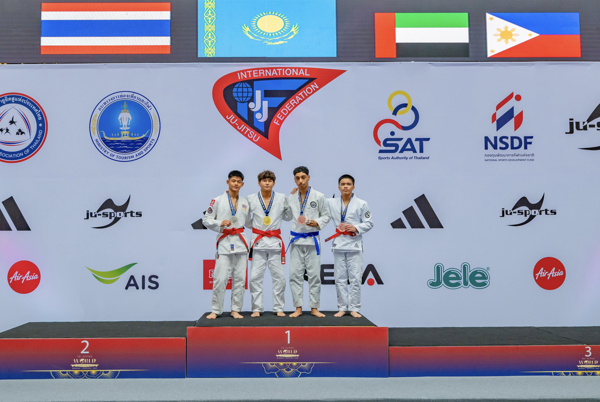 Сборная ОАЭ начала выступления на чемпионате мира по джиу-джитсу среди юниоров