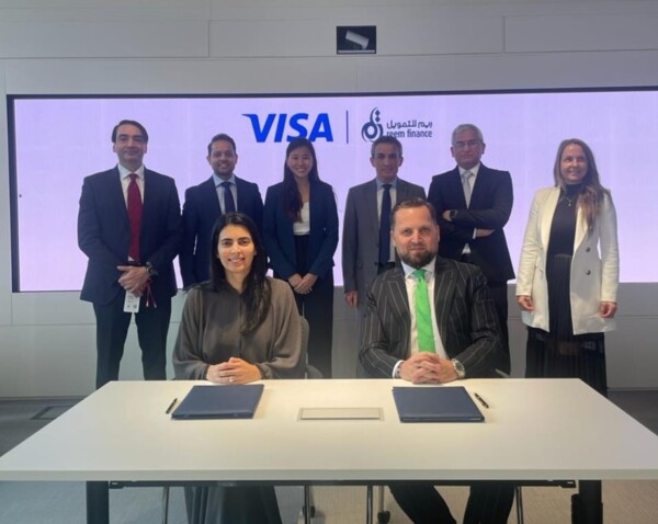 Стратегическое партнерство между RIM Finance и Visa для цифровых платежных решений