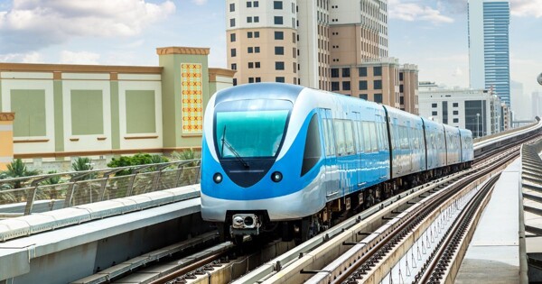 Метро Дубая отмечает 15 лет успеха