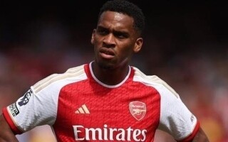 Timber urges Arsenal not to name themselves after leading the Premier League