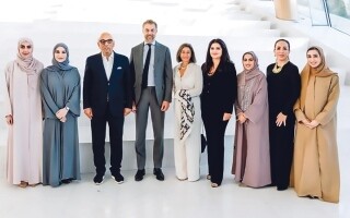 Дубай организовал беседу с дизайнером ювелирных изделий Роберто Куином