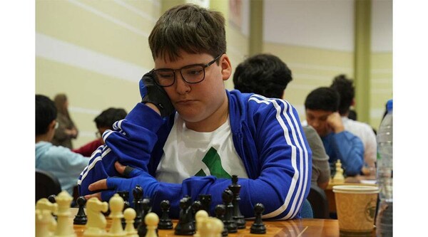 Напряженная борьба на Чемпионате Дубая по шахматам