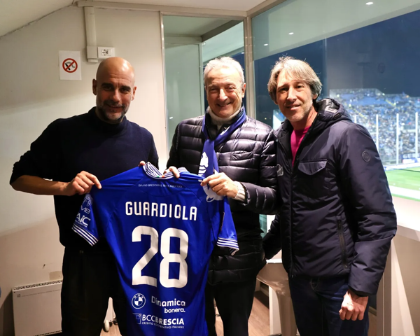 Guardiola silent on Neville's pre-derby prediction