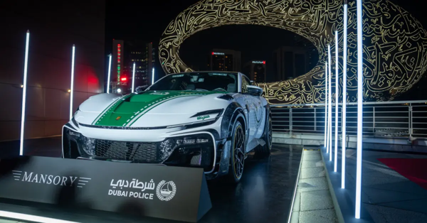 Дубайская полиция пополняет парк роскошных автомобилей Ferrari