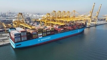 Maersk представляет зеленое судно на метаноле в порту Джебель-Али