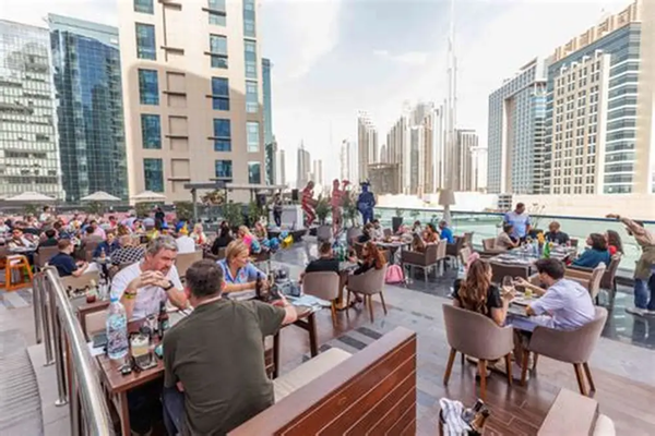 Бум в ресторанах Дубая в честь Дня объединения