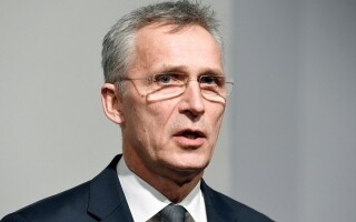 Генеральный секретарь НАТО выступает против формирования европейской армии