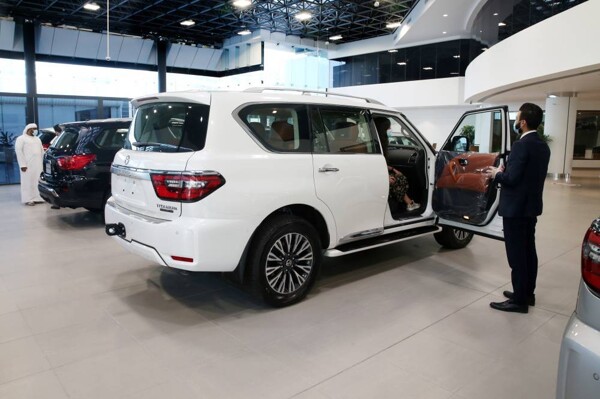ОАЭ ведут в Персидском заливе по росту продаж новых автомобилей