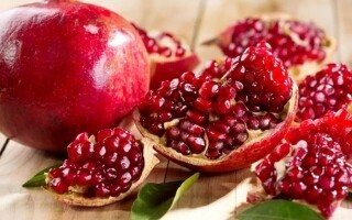 Польза граната для здоровья в зависимости от времени суток